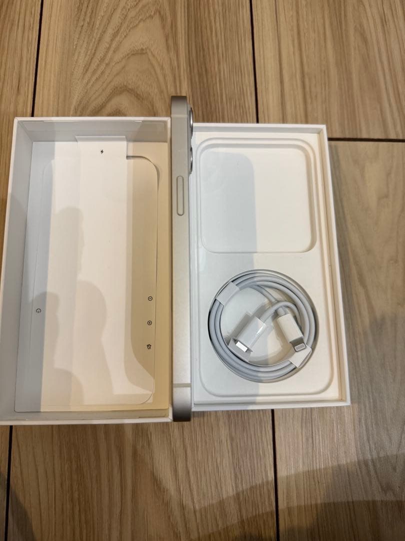 Apple iPhone 13 スターライト 256GB SIMフリー　美品