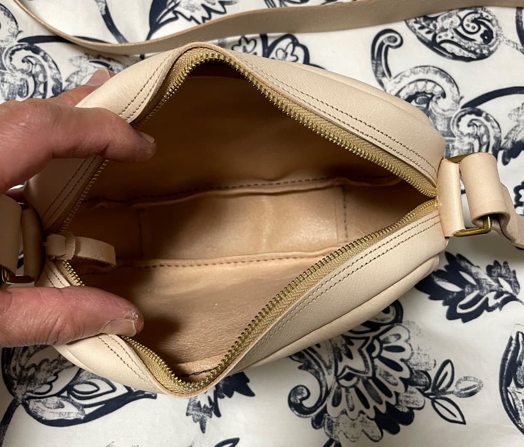 ベルさん専用（予約注文）ヌメ革ショルサーバック