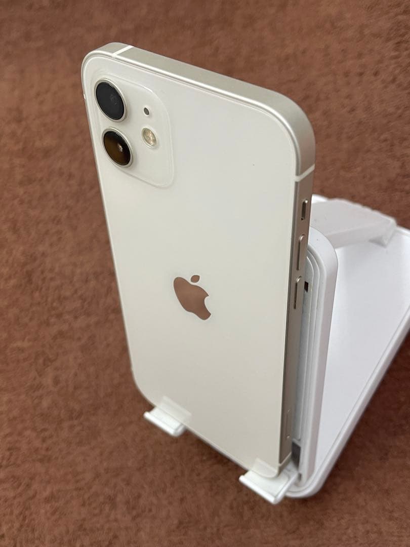 箱付き付属品未使用　iPhone12 64GB ホワイト　simフリー