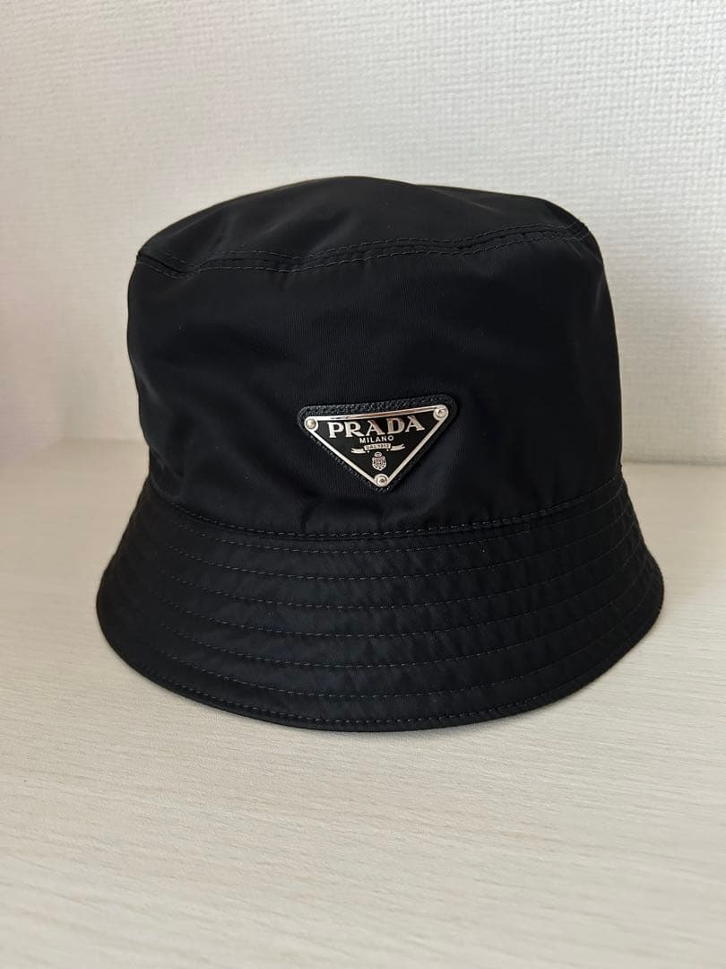 プラダ バケットハット　黒　Sサイズ