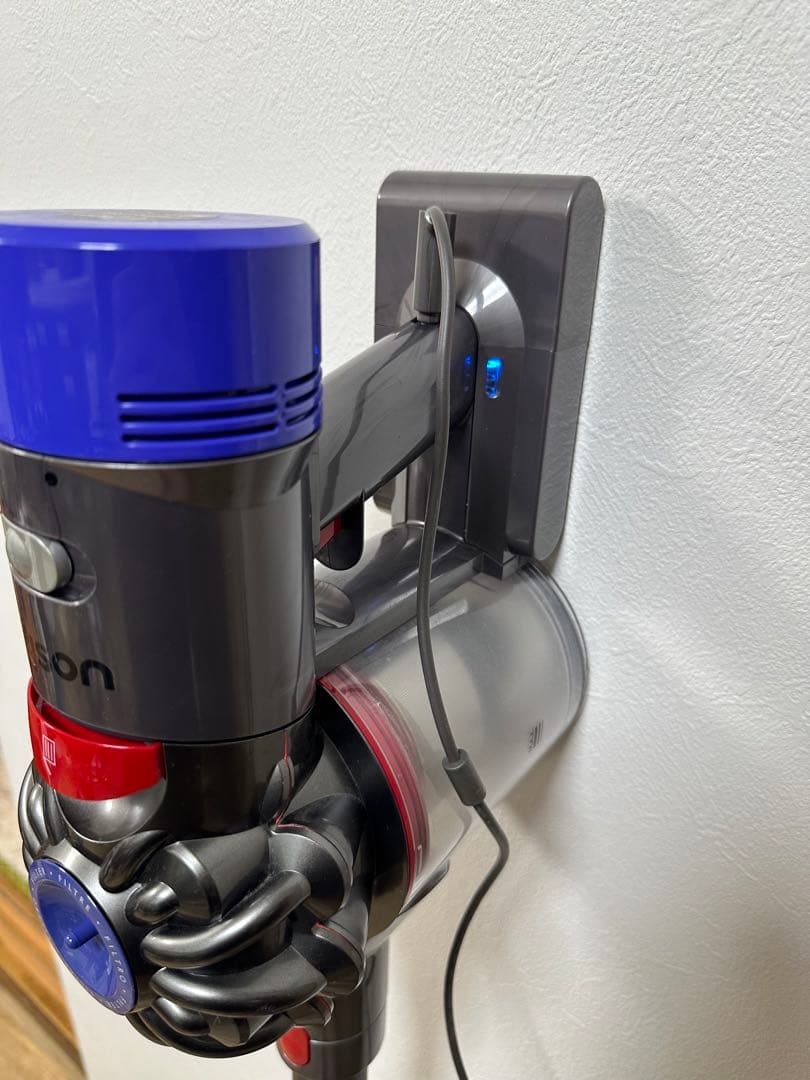 Dyson V8 Fluffy+ スティッククリーナー