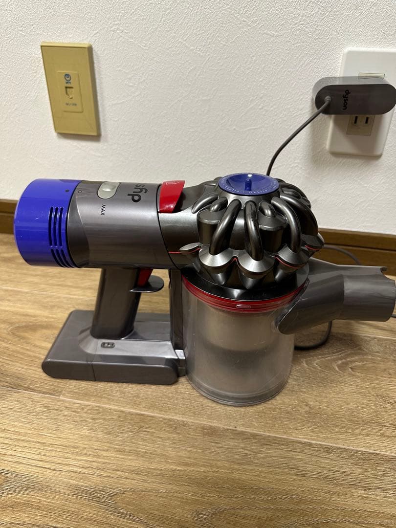 Dyson V8 Fluffy+ スティッククリーナー