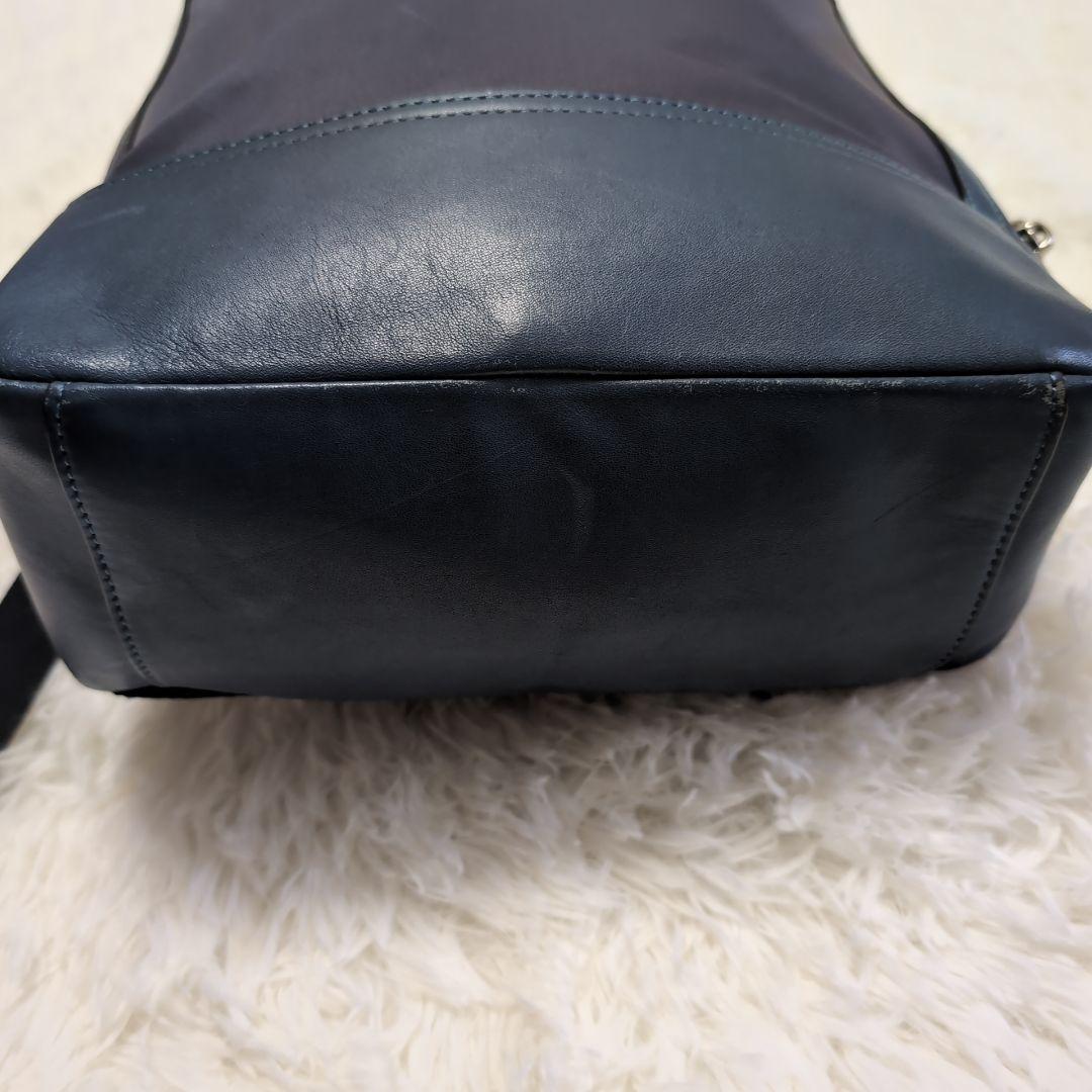 え*べ様 美品　コーチ　リュックサック　レザー　ナイロン　A4可　大容量　 自立