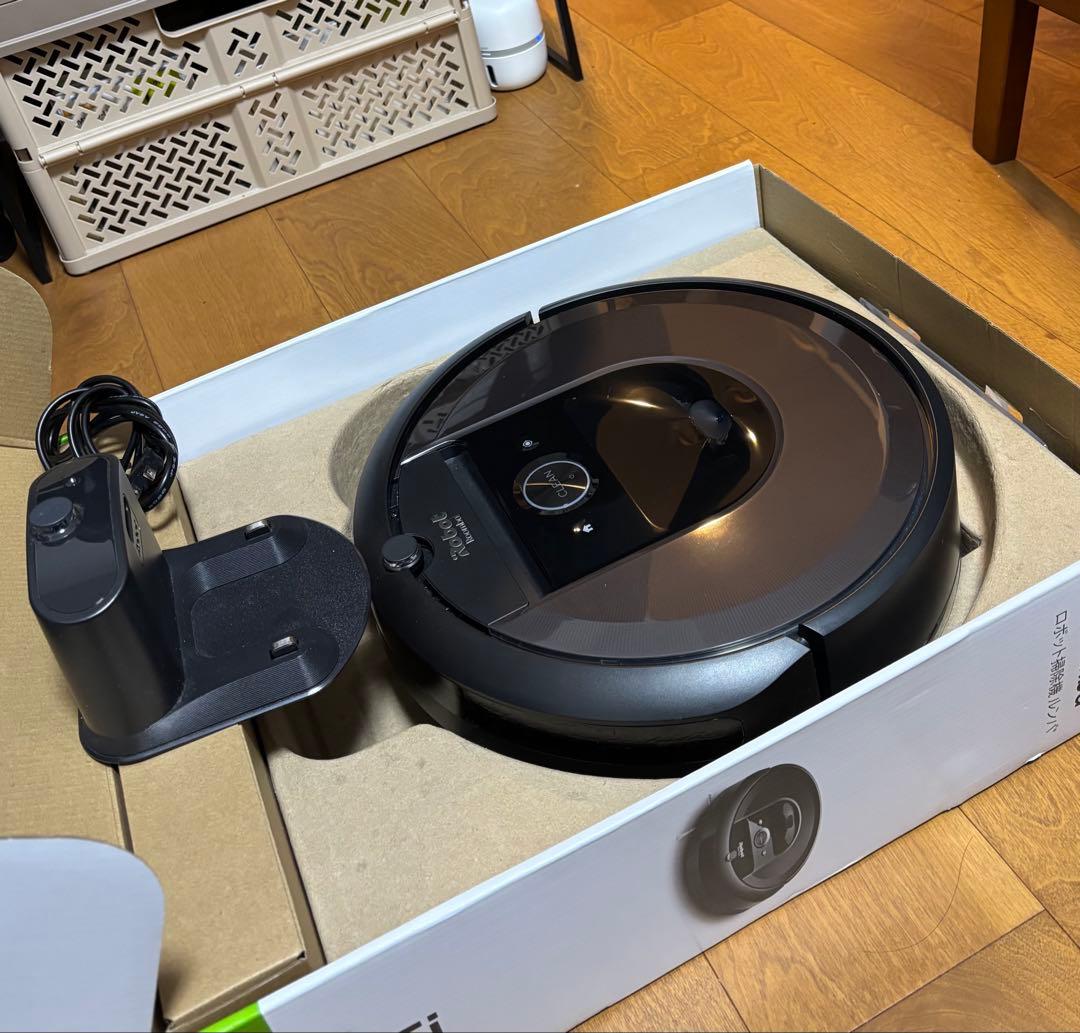 【お値下げ】ルンバ　iRobot Roomba i7 本体 充電ドック・説明書付
