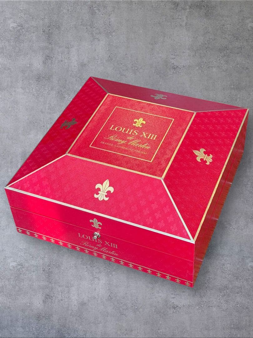 【極美品・バカラ社製】レミーマルタン ルイ13世 空瓶＆専用ボックスセット