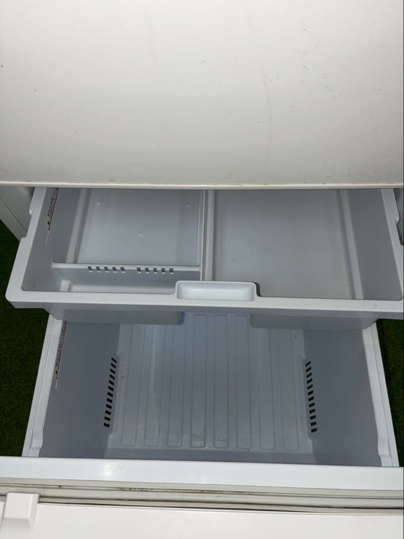 MITSUBISHI MR-CX27C ホワイト 272L 3ドア　冷蔵庫大きめ