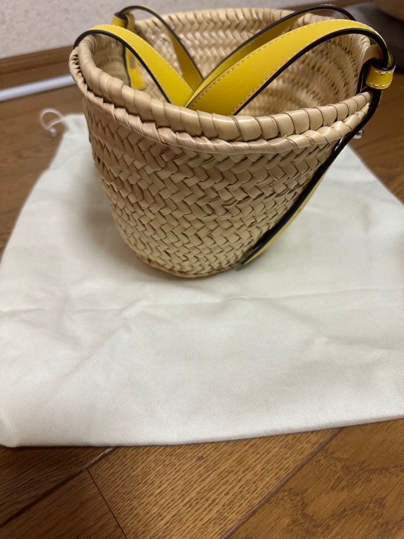 ラブ【LOEWE】ロエベカゴバッグ・スモールサイズ・イエロー