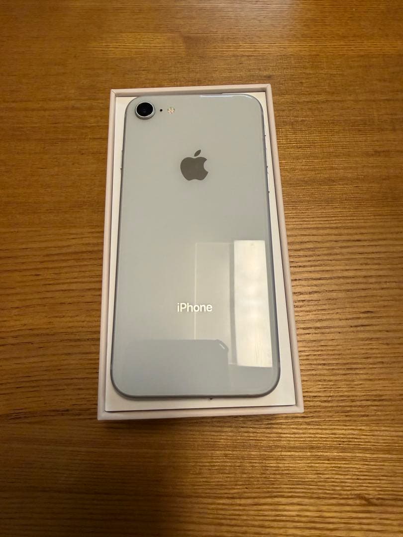 iphone8 256GB シルバー SIMロック解除済み 箱付き美品