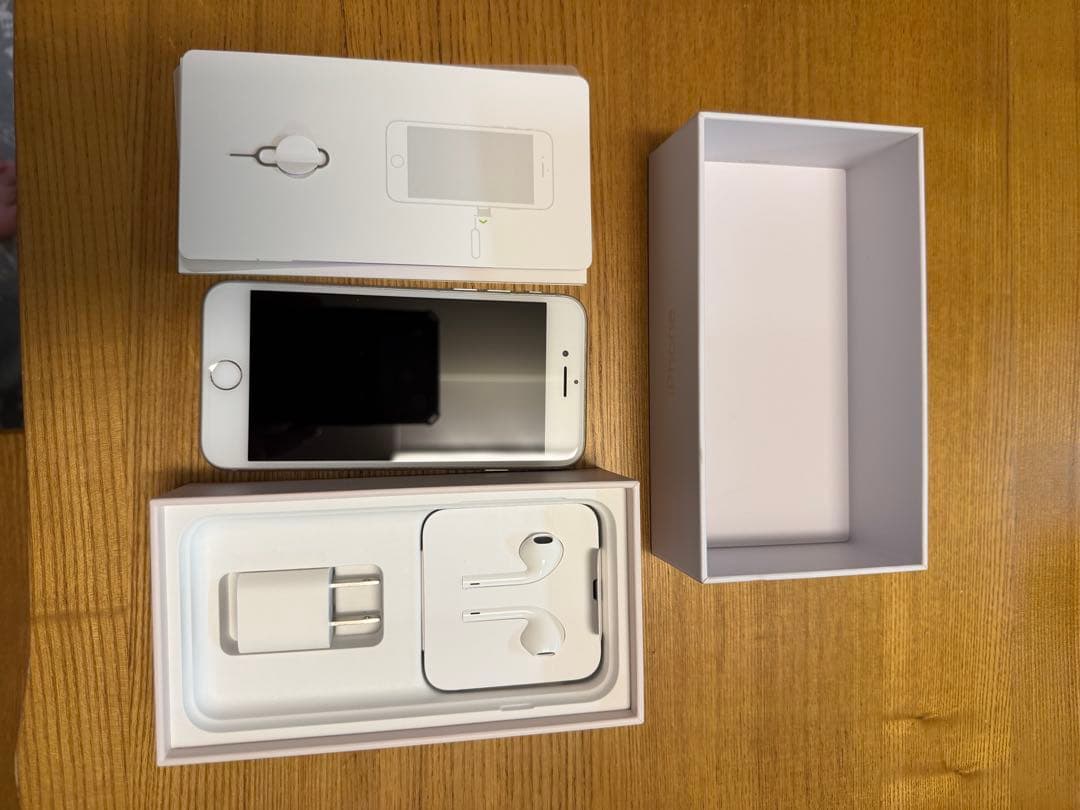 iphone8 256GB シルバー SIMロック解除済み 箱付き美品