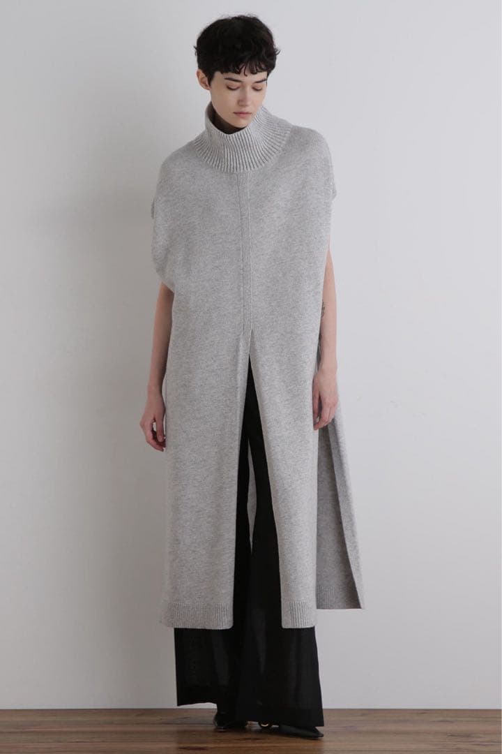ルフィル　ウールミドルゲージロングジレ　グレー
