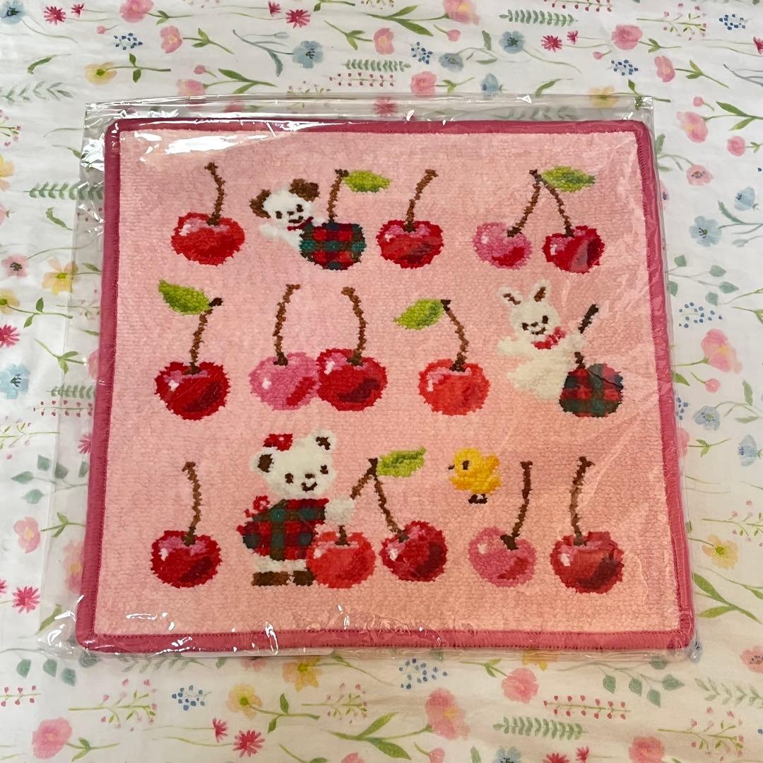 新品 ファミリア ハンカチ さくらんぼ チェリー リアちゃん 完売 フェイラー