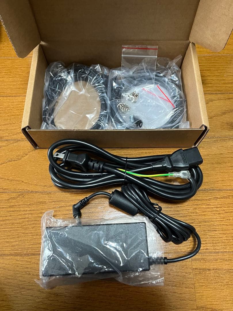 【新品未使用】ASUSTOR LOCKERSTOR 2 Gen2 AS6702T