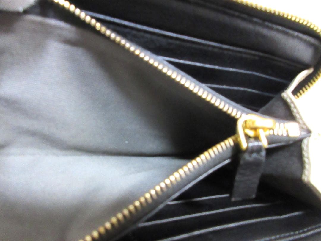 ぱ*ふ様 MARNI マルニ　イタリア製　ラウンドファスナー　長財布　未使用保管