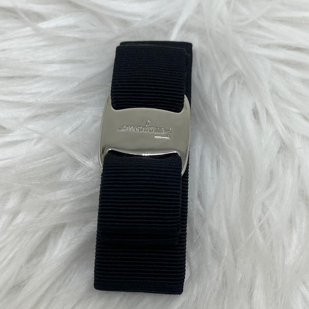 新品✨フェラガモ　バレッタ ヘアアクセサリー ブラック×シルバー