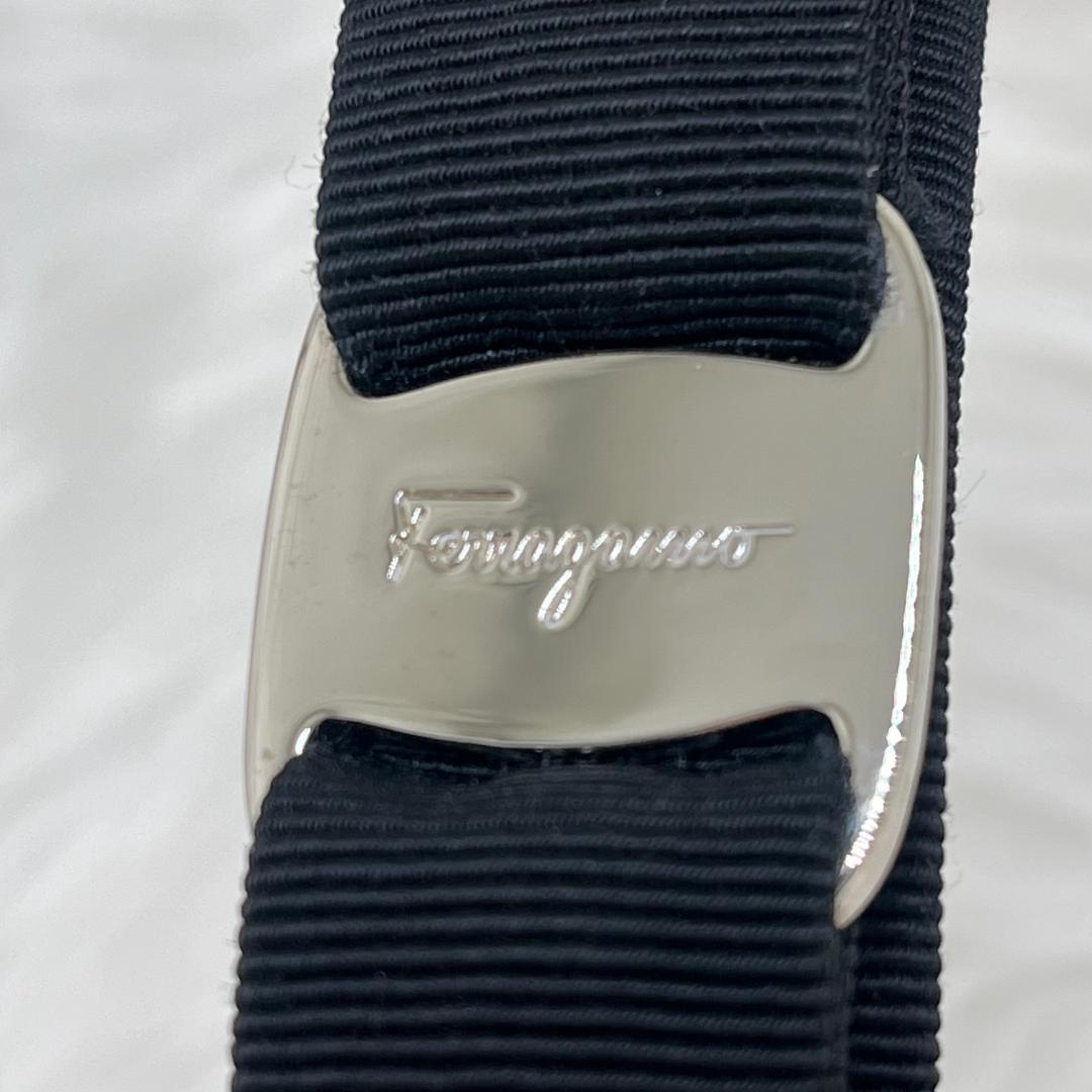 新品✨フェラガモ　バレッタ ヘアアクセサリー ブラック×シルバー