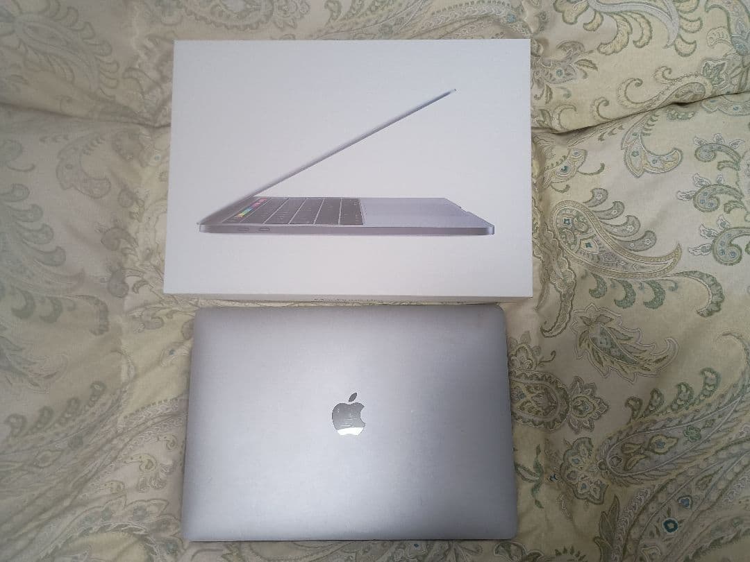 【Apple】 MacBook Pro 13インチ スペースグレイ