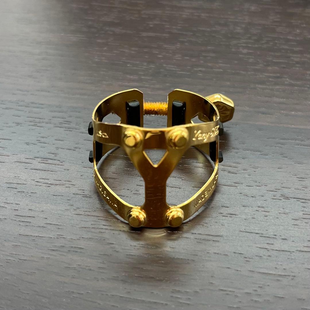 ヤナギサワ　ヤニーシクス　アルトサックス用リガチャー　専用キャップ付き