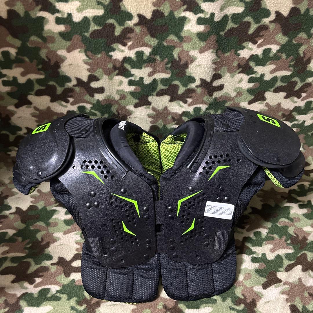 美品　アメフト　ショルダーパッド　schutt Youth 子供用　サイズXL
