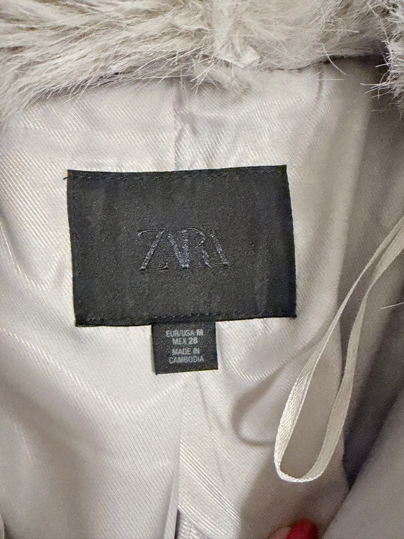 ZARAフェイクファーショートジャケット
