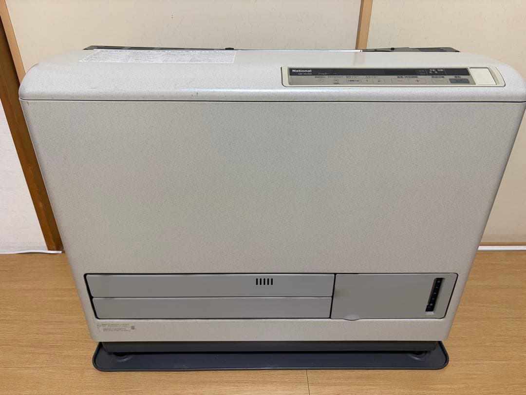 石油ファンヒーター グレー 排気ダクト付き