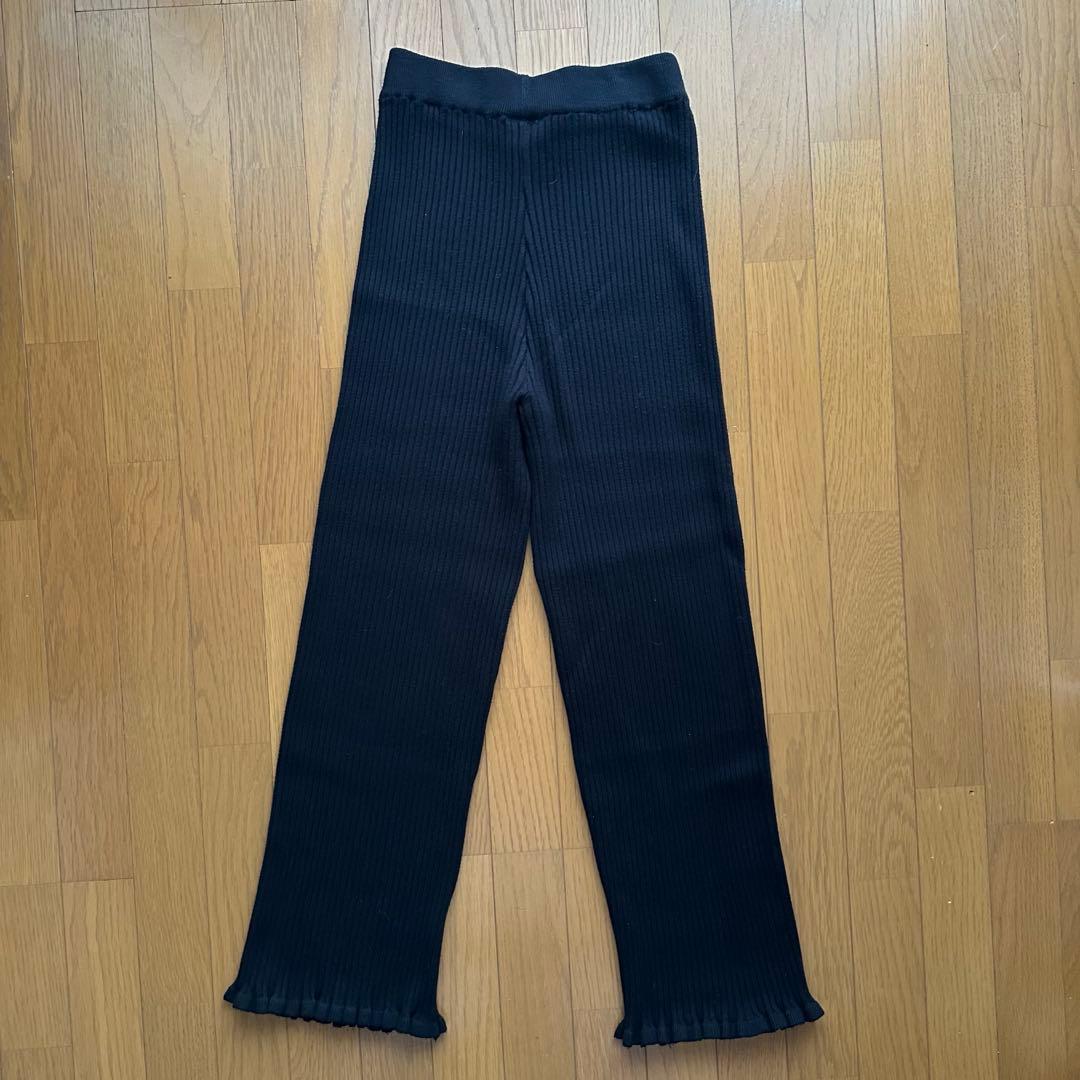 リブ編みフリル裾パンツ ブラック