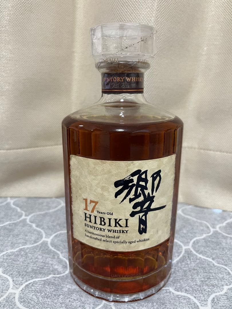 サントリー　ウイスキー　響　１７年　suntory 未開封　和紙 700ml