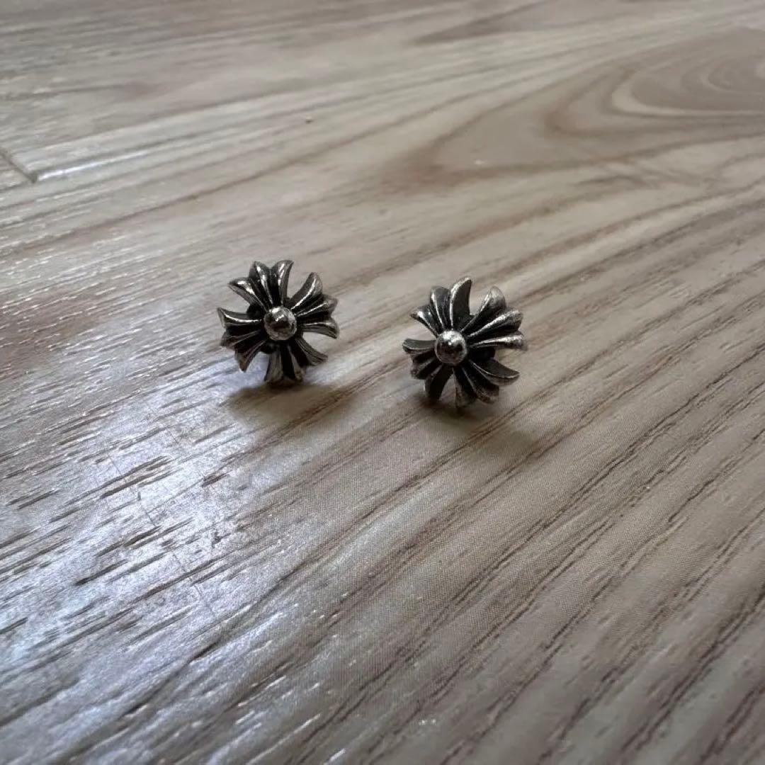 クロムハーツ　CHプラス　スタッドピアス