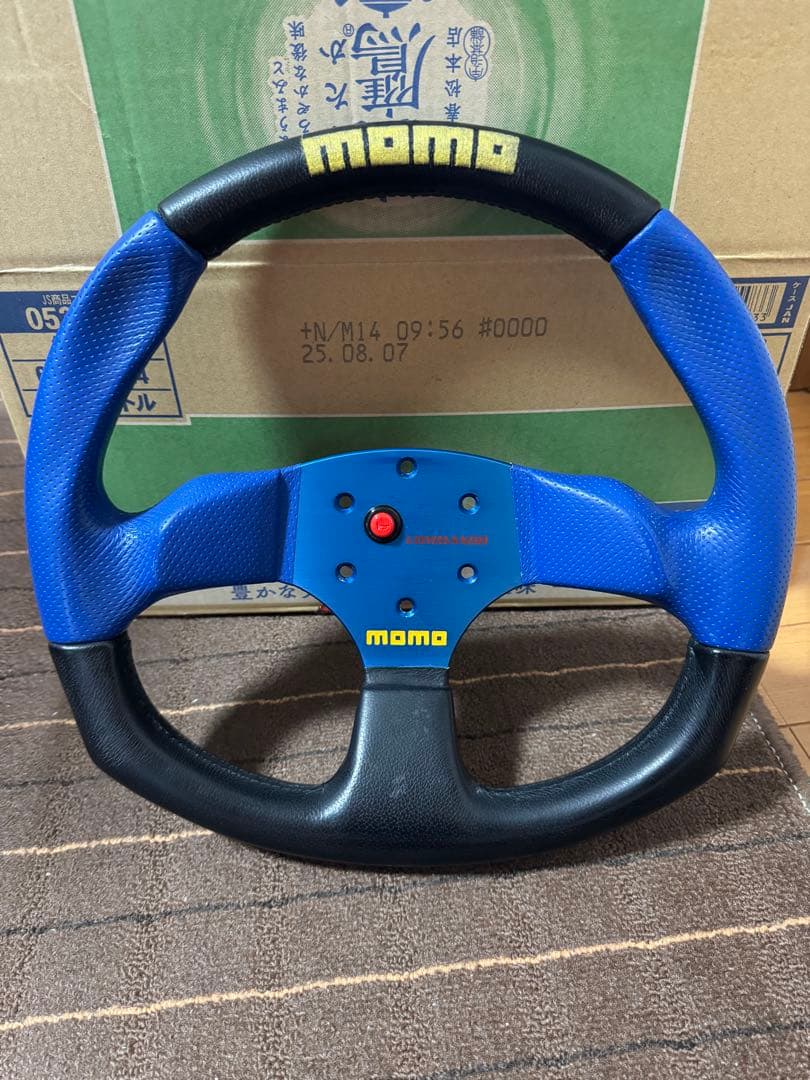 MOMO COMMANDO(モモ　コマンド)