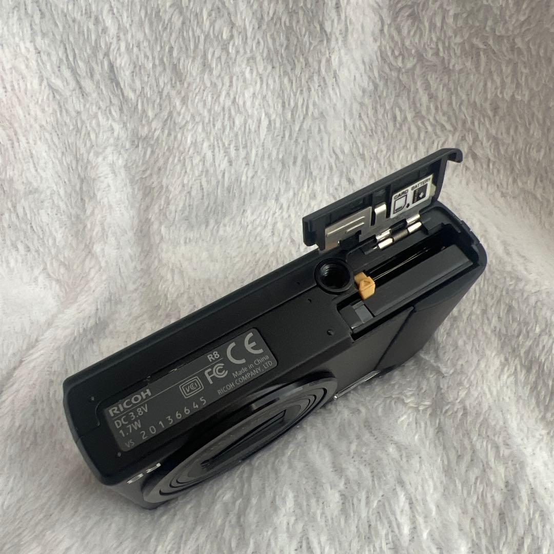 RICOH R8 コンパクトデジタルカメラ（液晶難あり）