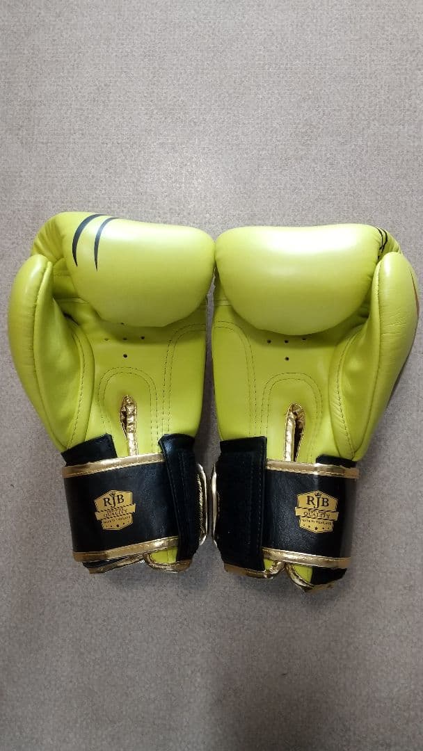 多少難あり本革製RAJABOXINGボクシンググローブ10oz 黄色 タトゥー柄