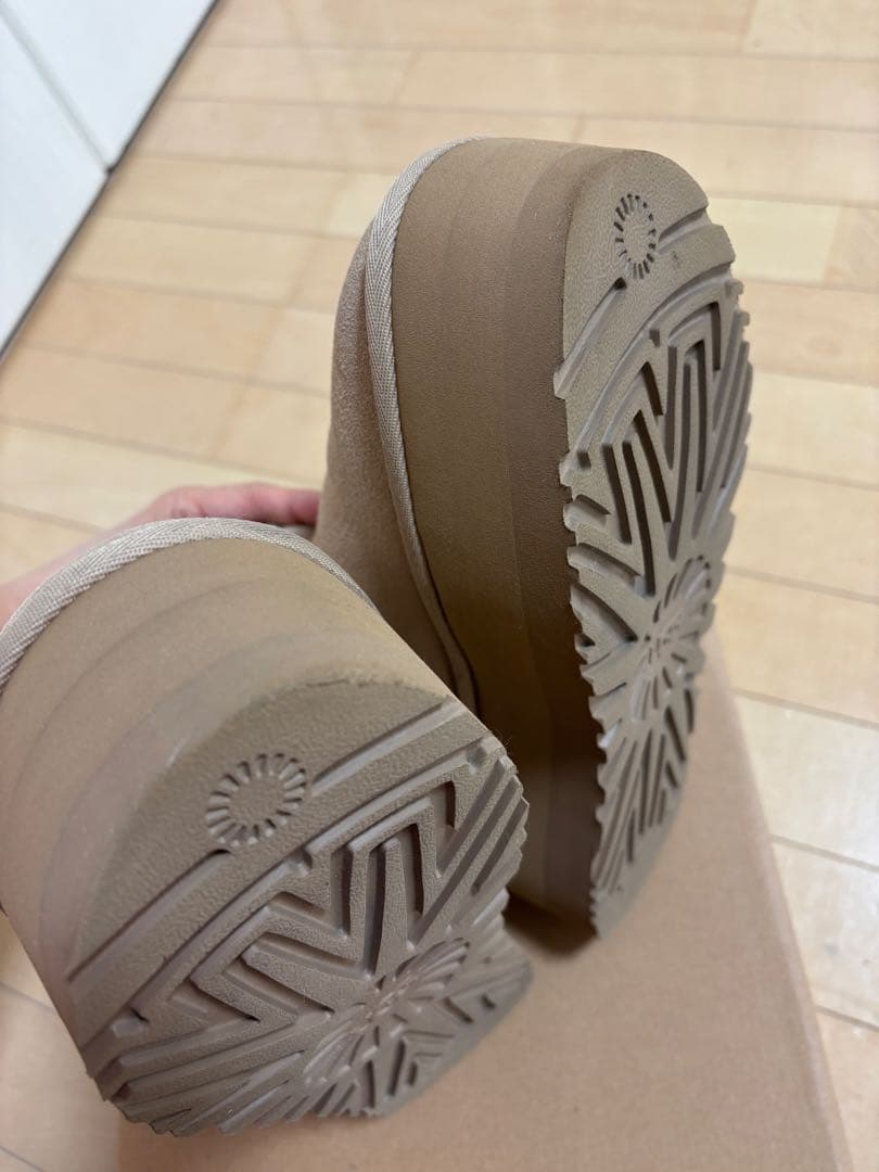 UGG PLATFORM BOOT サンド［25cm］