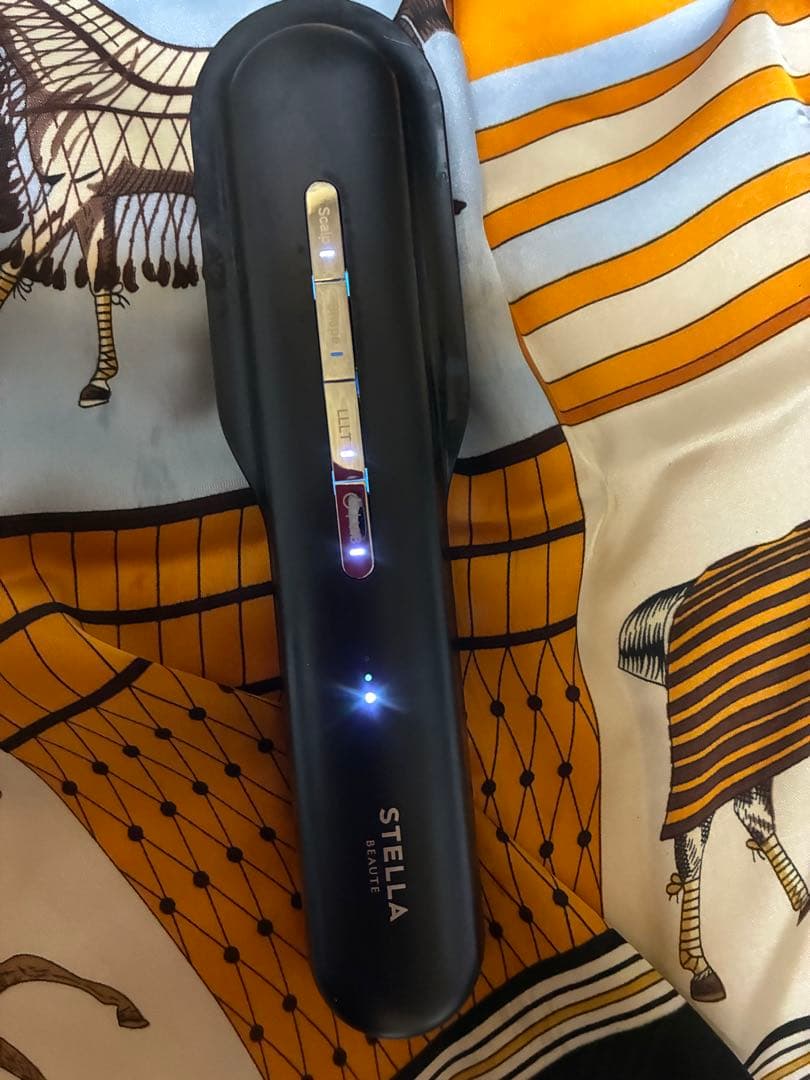 保証有　STELLA BEAUTE レーザー&EMSリフトブラシPRO