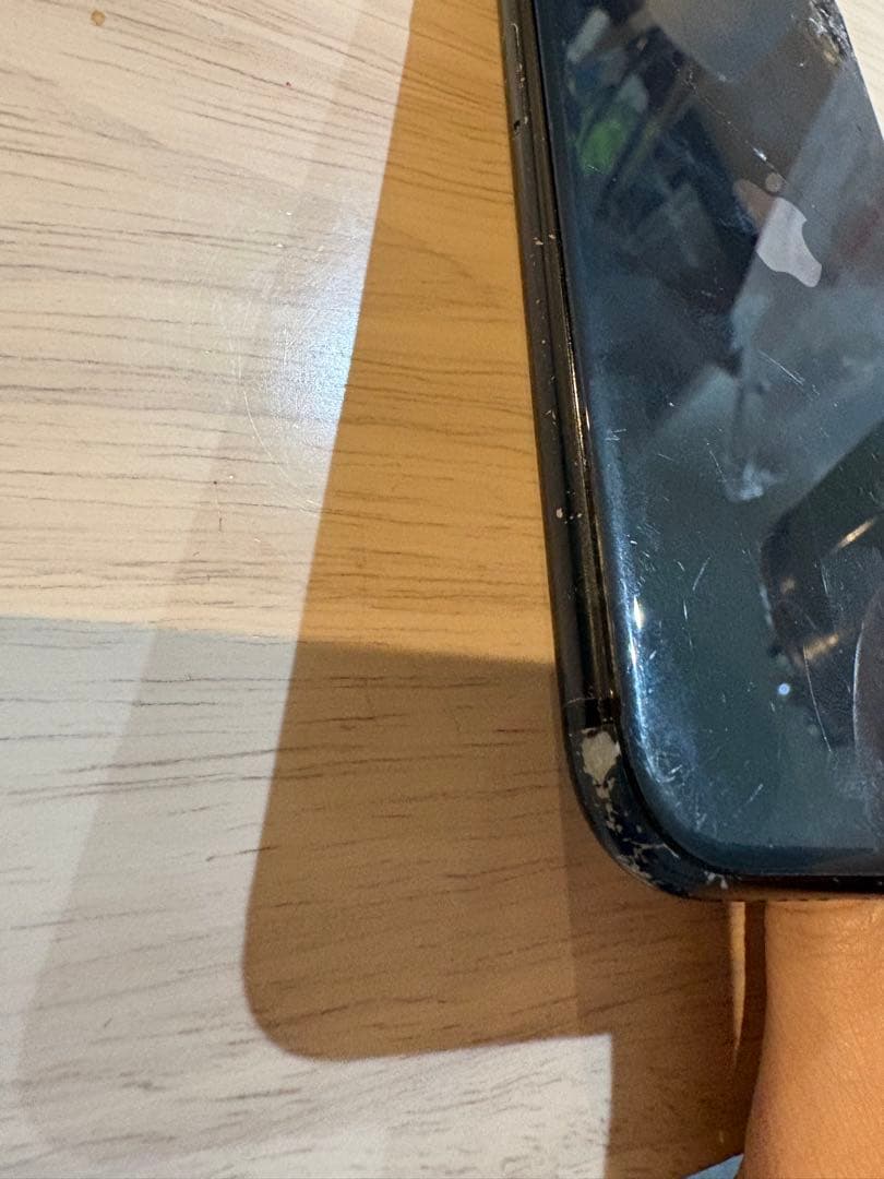 iPhone SE（第2世代）64GB ブラック 画面割れあり 初期化済み