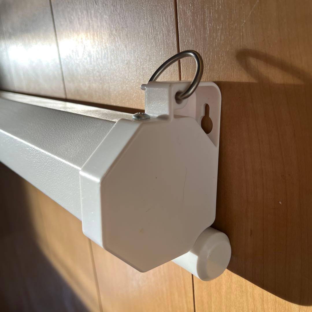 天吊り/壁掛けスクリーン　72インチ16:9