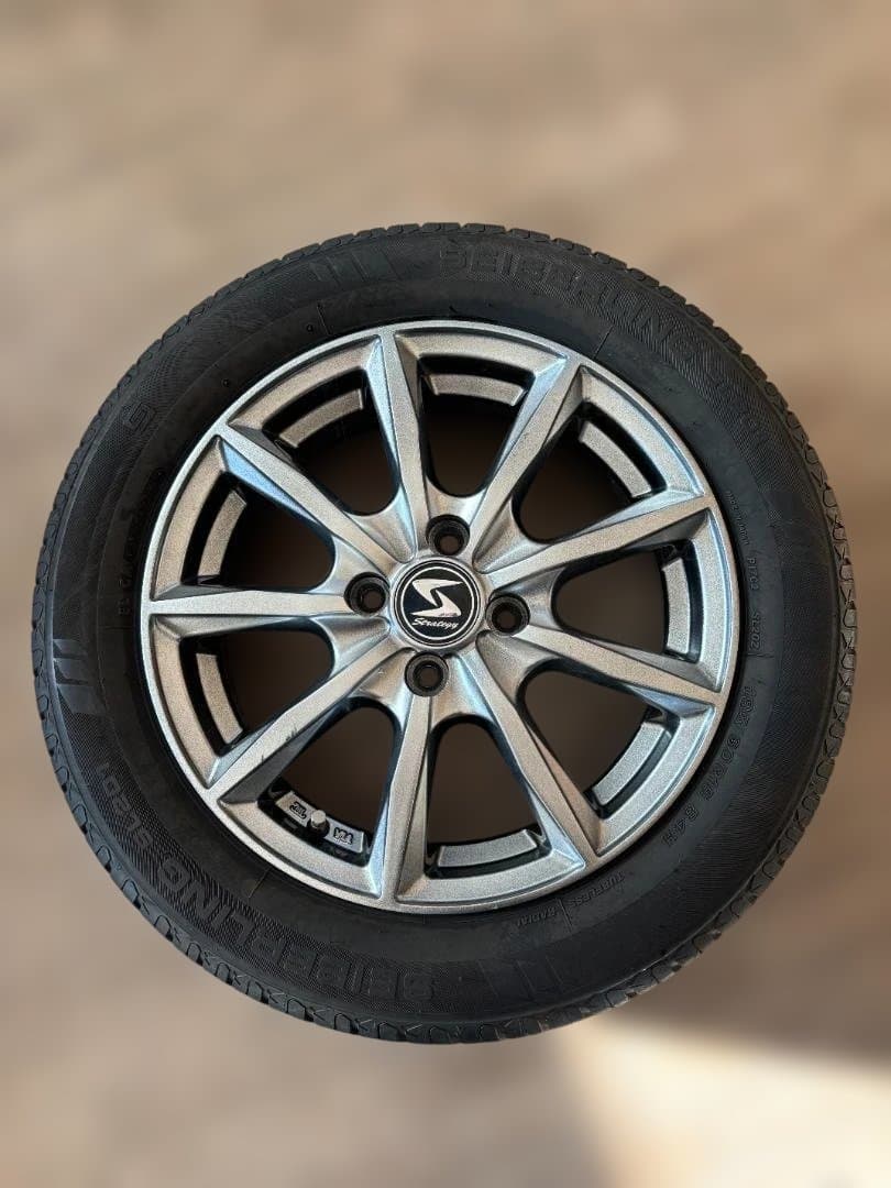 ストラテジー 185/60R15 タイヤホイールセット シルバー ブラック