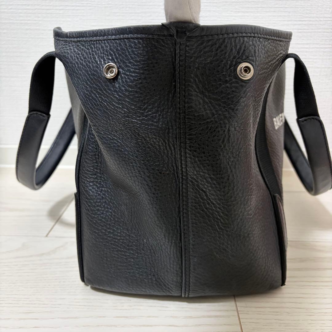 ✨美品・現行✨バレンシアガ　ネイビーカバスS　ハンドバッグ　レザー　ポーチ　黒