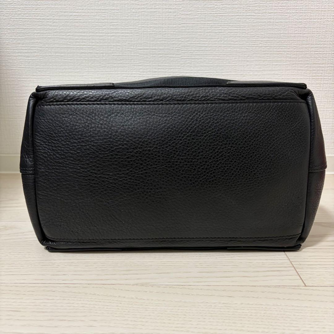 ✨美品・現行✨バレンシアガ　ネイビーカバスS　ハンドバッグ　レザー　ポーチ　黒