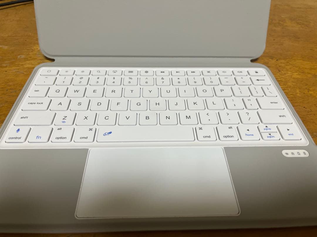 ビ*ビ様 ipad air 第4世代 64gb 動作確認済　HDMI、充電アクセ