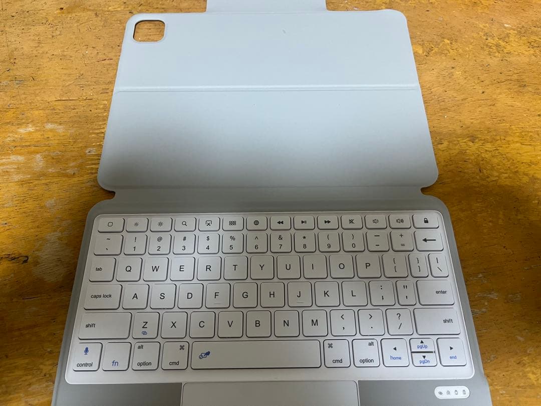 ビ*ビ様 ipad air 第4世代 64gb 動作確認済　HDMI、充電アクセ