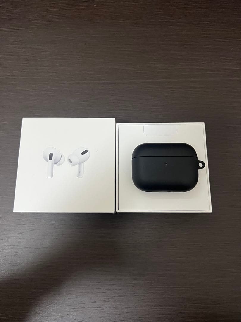 AirPods Pro ホワイト・ブラック充電ケース　第二世代
