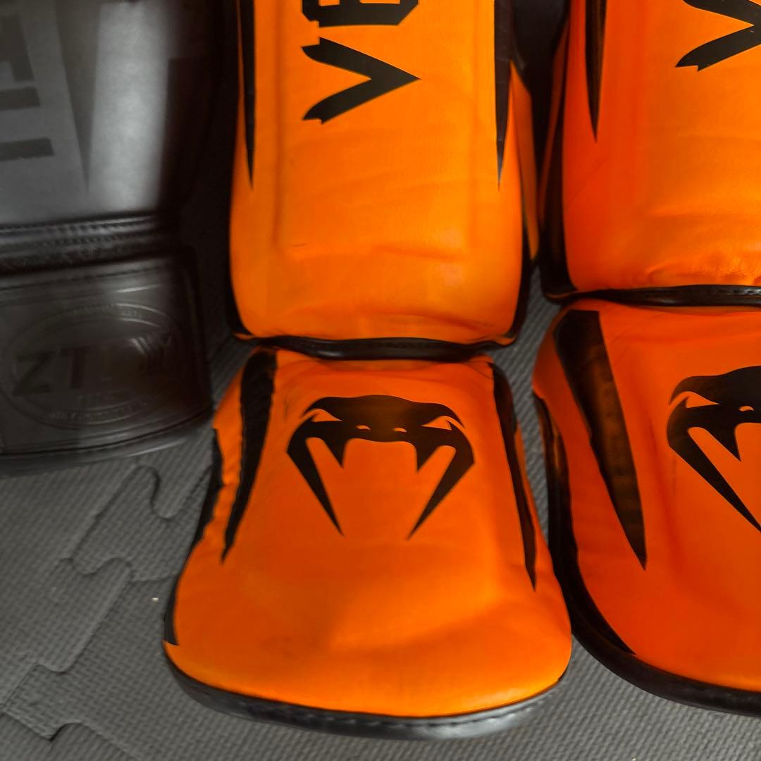 VENUM レガース　ボクシンググローブ 黒　セット