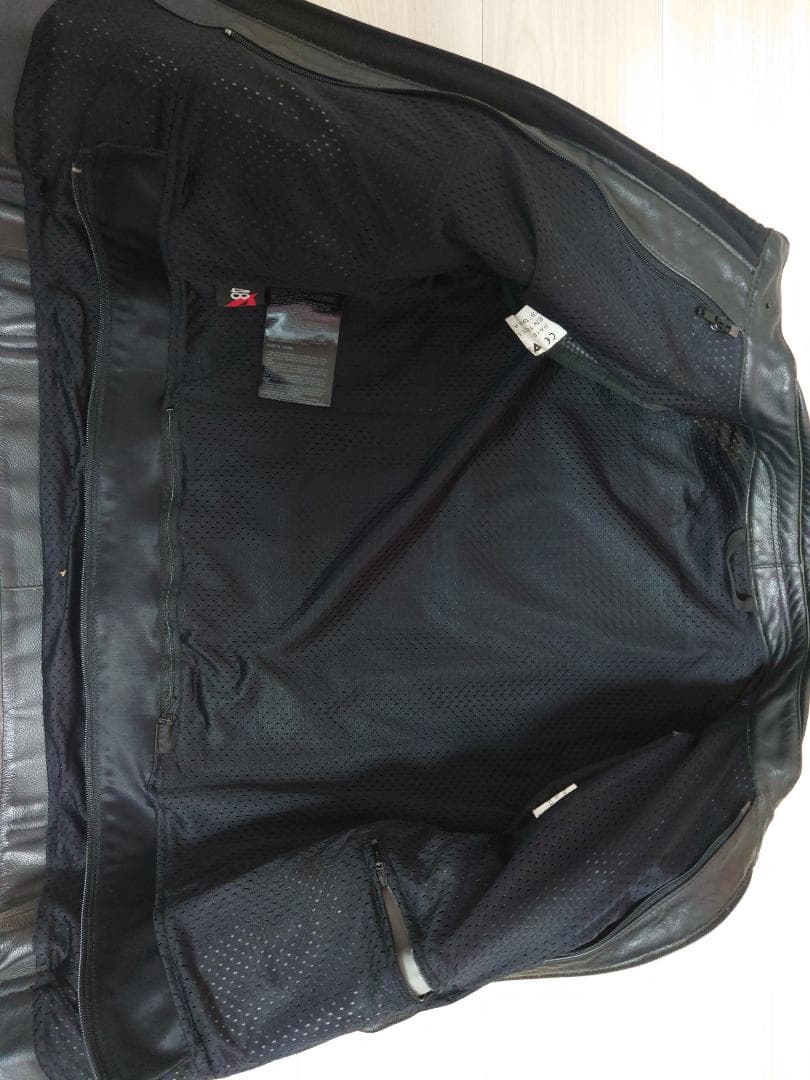 ダイネーゼ　レザージャケット