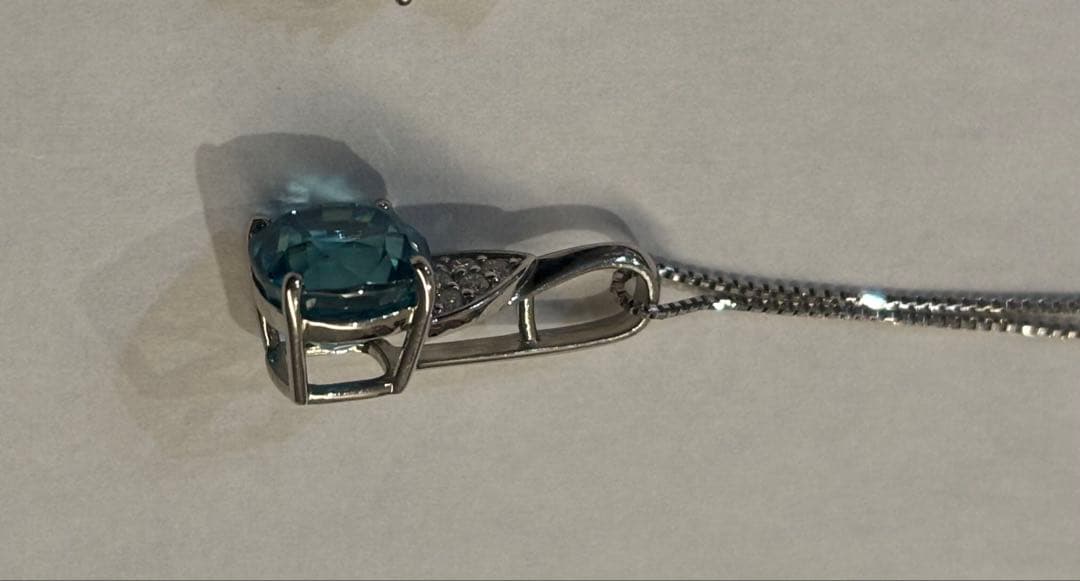 ブルージルコン（2.280ct）プラチナネックレス
