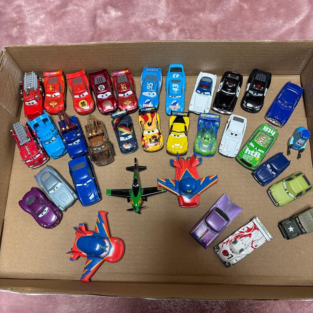 だ*け様 トミカ カーズ ミニカーセット 33台　他おまけ付