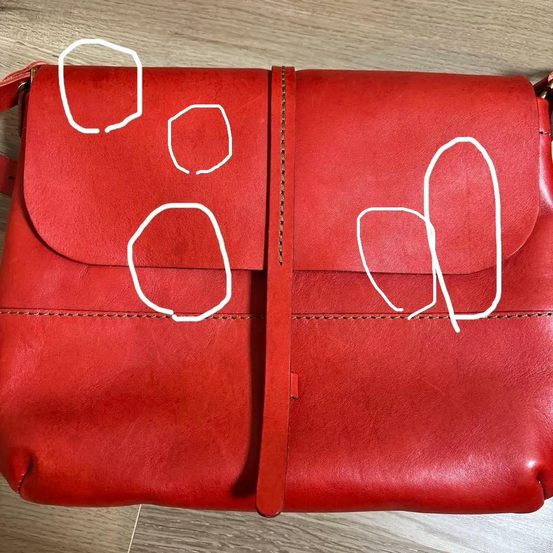 ヘルツ　レザー ショルダーバッグ　レッド