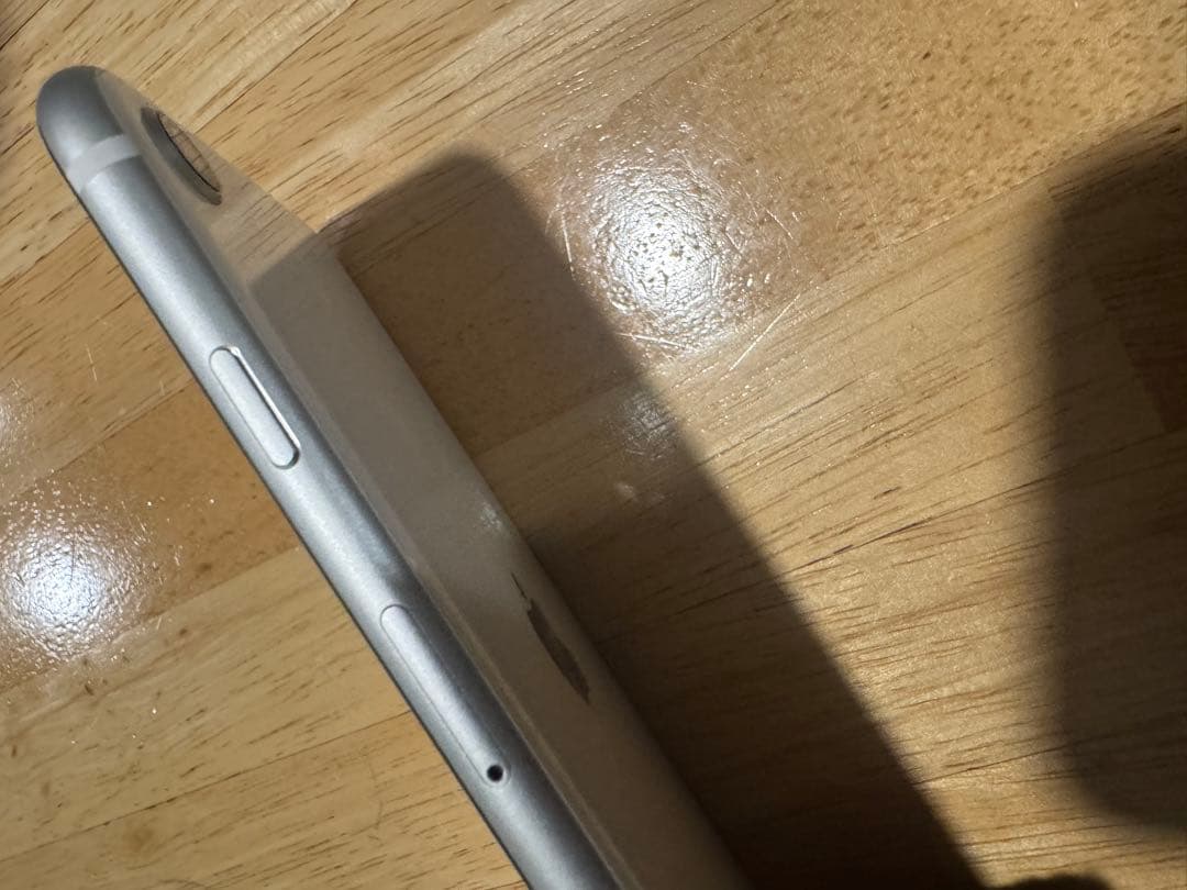 Apple iPhone SE ホワイト 本体 64GB