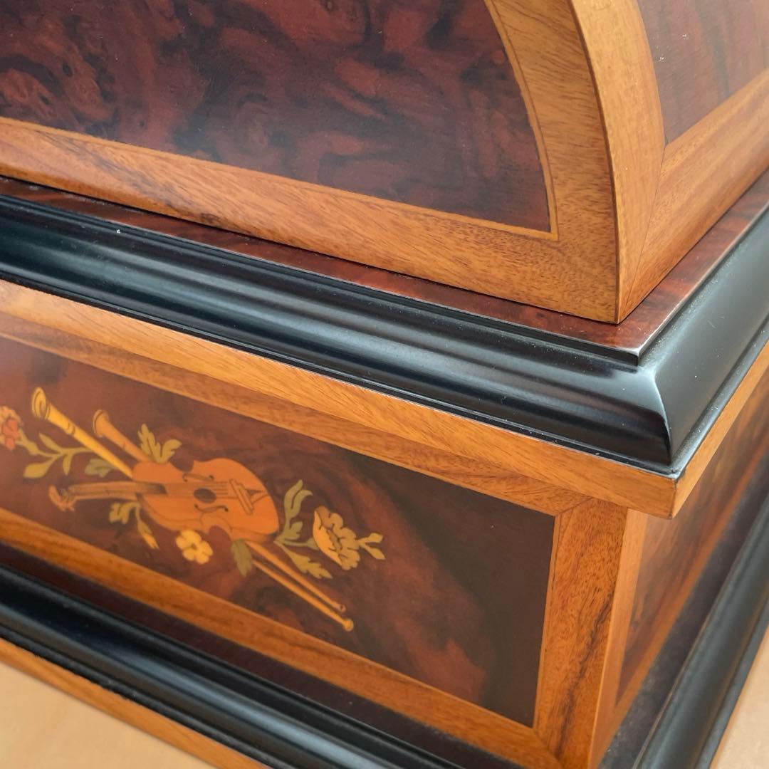 ディスク22枚付き　リュージュオルゴール　ドーム型クルミ象嵌箱ディスクオルゴール