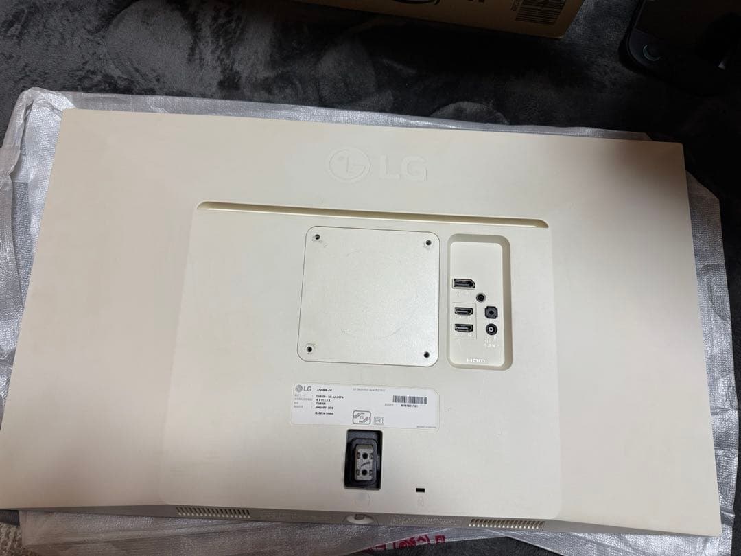 LG 27UK600 27インチ 4K モニター