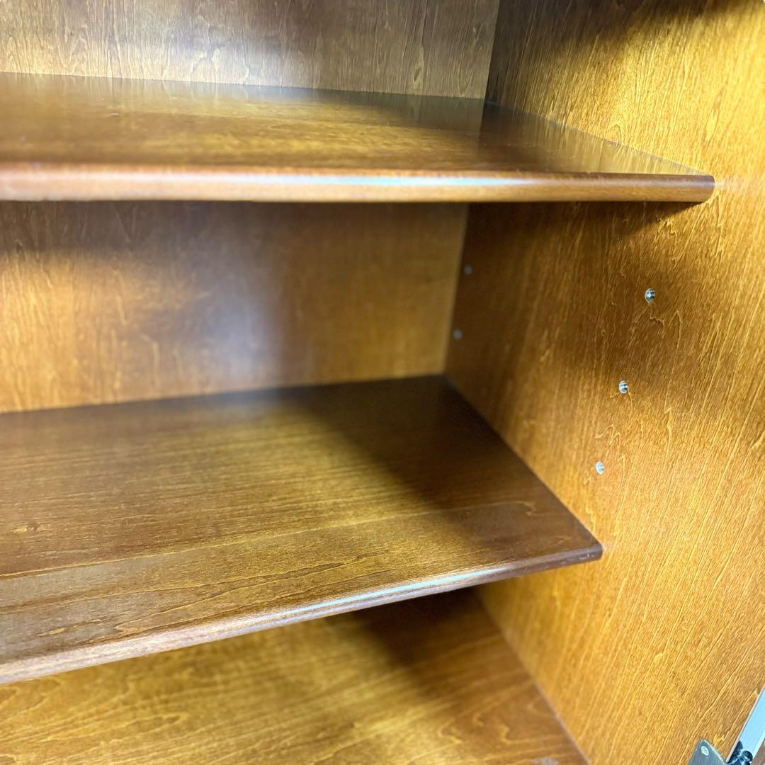 HR634カリモク 2枚扉　キャビネット　 コロニアル　収納棚　食器棚