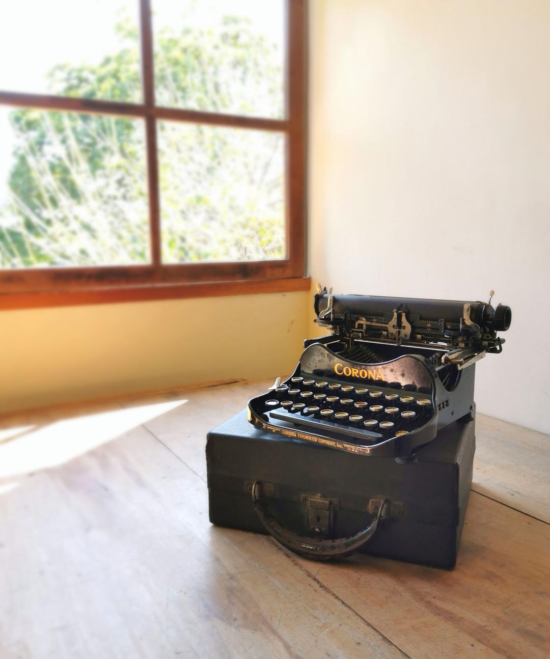 アンティーク　CORONA　ケースつきタイプライター